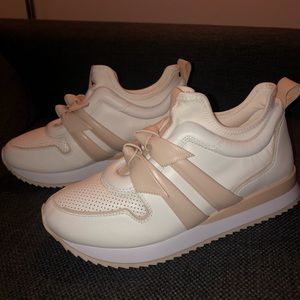 NEW Alexandre Birman Sneakers 💗👟